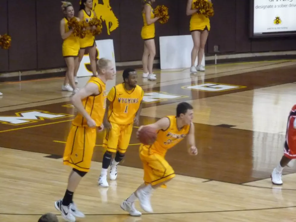Wyoming Cowboys Upset No. 11/13 UNLV Runnin’ Rebels, 68-66